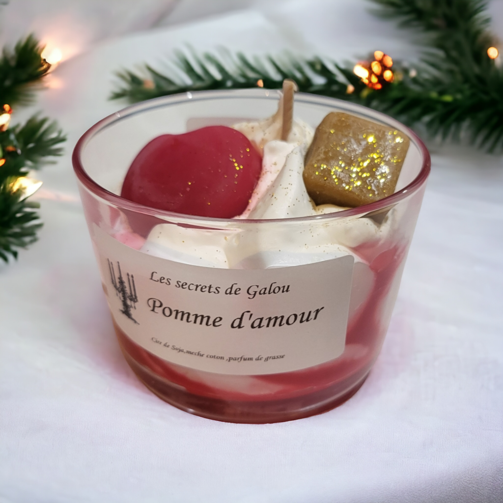 Bougie Bourgeoise dorée Luminante - Senteur pomme d'amour - une